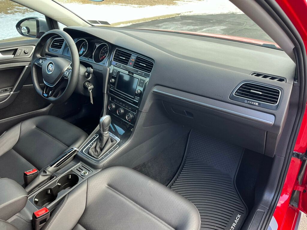 2019 Volkswagen Golf Alltrack 1-Owner AWD German Engineered 6-Speed Station Wagon - 22980946 - 12