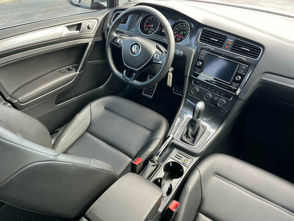 2019 Volkswagen Golf Alltrack 1-Owner AWD German Engineered 6-Speed Station Wagon - 22980946 - 17