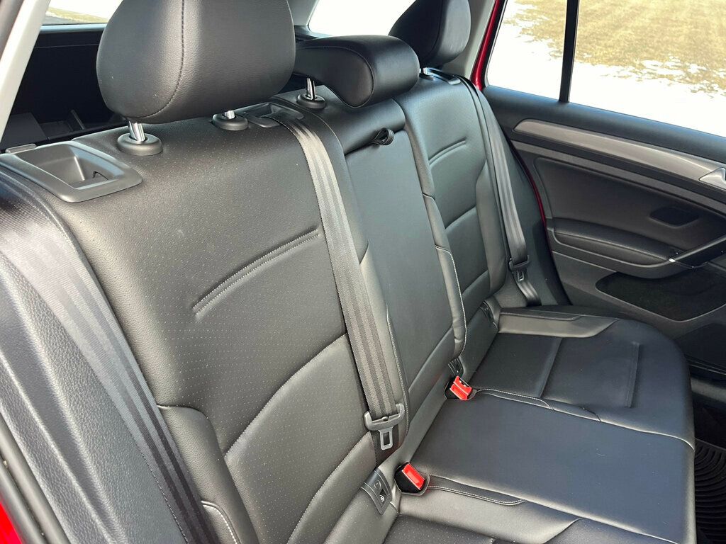 2019 Volkswagen Golf Alltrack 1-Owner AWD German Engineered 6-Speed Station Wagon - 22980946 - 18