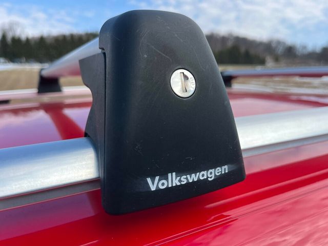 2019 Volkswagen Golf Alltrack 1-Owner AWD German Engineered 6-Speed Station Wagon - 22980946 - 19