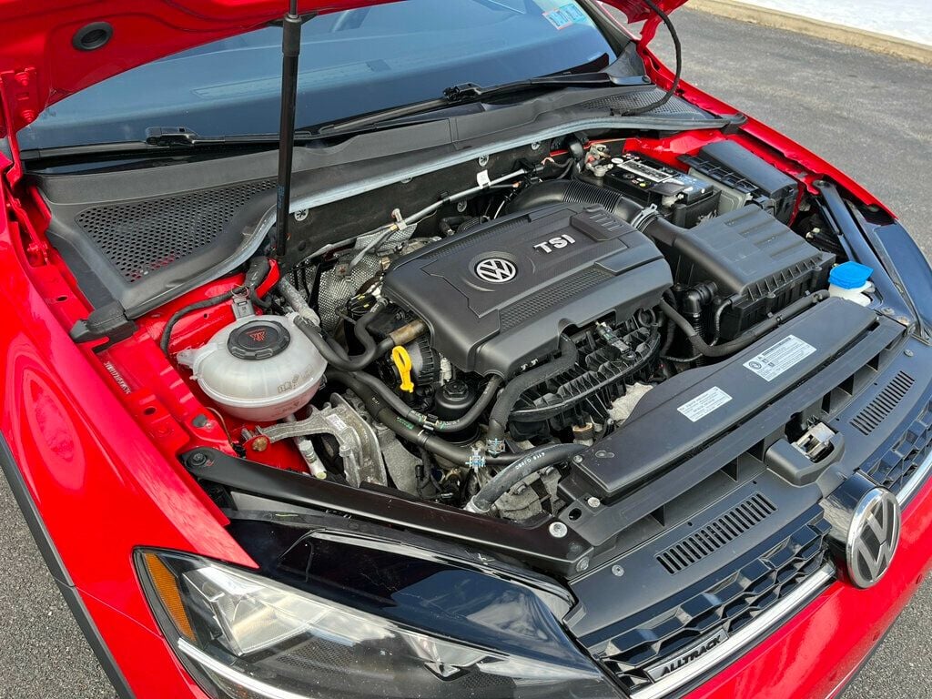 2019 Volkswagen Golf Alltrack 1-Owner AWD German Engineered 6-Speed Station Wagon - 22980946 - 31