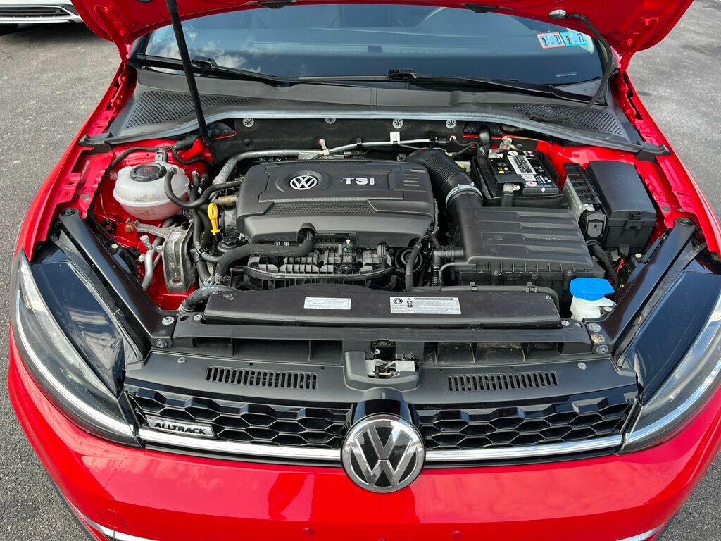 2019 Volkswagen Golf Alltrack 1-Owner AWD German Engineered 6-Speed Station Wagon - 22980946 - 32