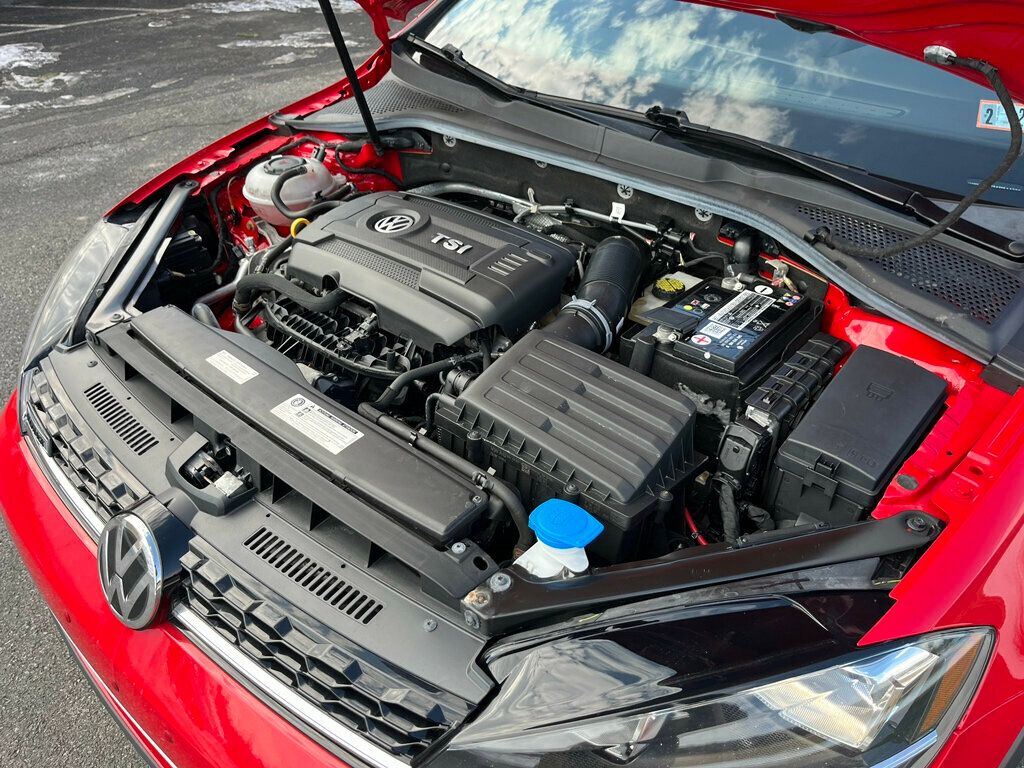 2019 Volkswagen Golf Alltrack 1-Owner AWD German Engineered 6-Speed Station Wagon - 22980946 - 33