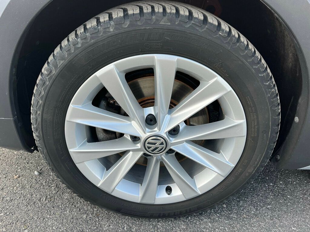 2019 Volkswagen Golf Alltrack 1-Owner AWD German Engineered 6-Speed Station Wagon - 22980946 - 37