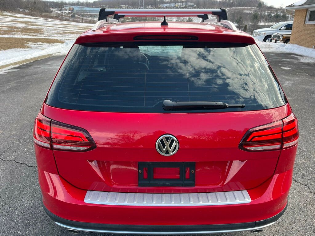 2019 Volkswagen Golf Alltrack 1-Owner AWD German Engineered 6-Speed Station Wagon - 22980946 - 3