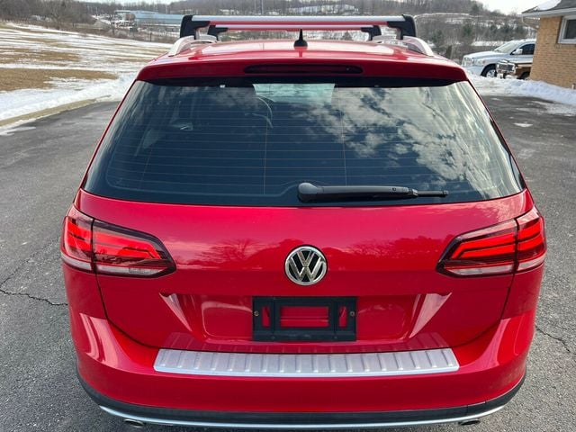 2019 Volkswagen Golf Alltrack 1-Owner AWD German Engineered 6-Speed Station Wagon - 22980946 - 3