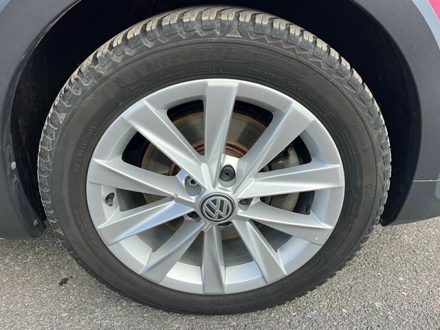 2019 Volkswagen Golf Alltrack 1-Owner AWD German Engineered 6-Speed Station Wagon - 22980946 - 40