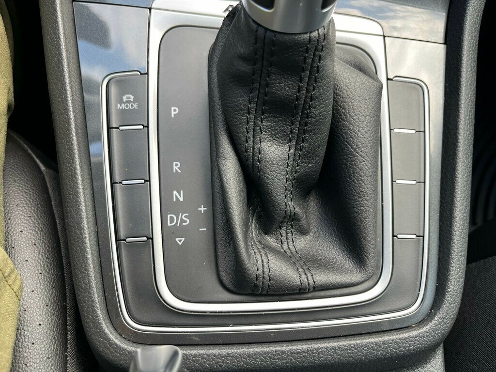 2019 Volkswagen Golf Alltrack 1-Owner AWD German Engineered 6-Speed Station Wagon - 22980946 - 45