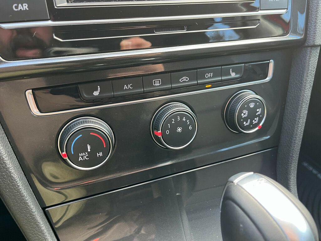 2019 Volkswagen Golf Alltrack 1-Owner AWD German Engineered 6-Speed Station Wagon - 22980946 - 46