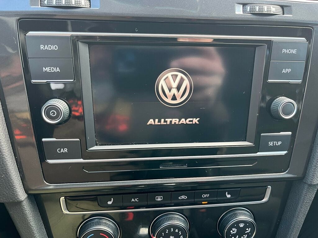 2019 Volkswagen Golf Alltrack 1-Owner AWD German Engineered 6-Speed Station Wagon - 22980946 - 47