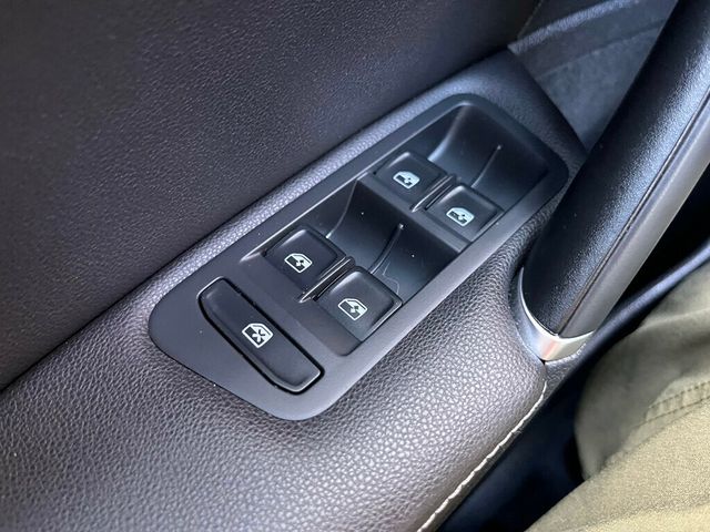 2019 Volkswagen Golf Alltrack 1-Owner AWD German Engineered 6-Speed Station Wagon - 22980946 - 50