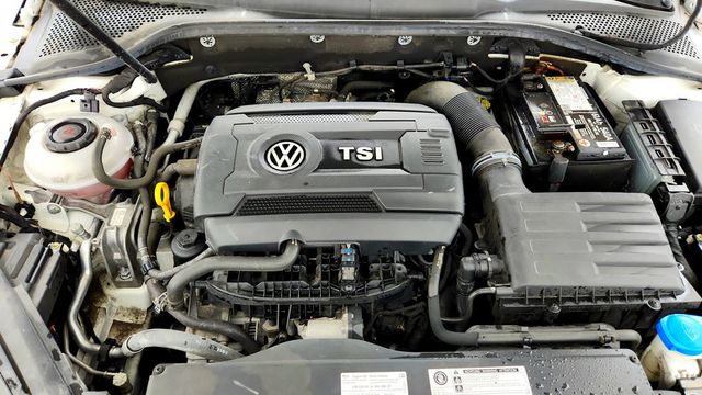 2019 Volkswagen Golf GTI 2.0T SE DSG - 23088513 - 22