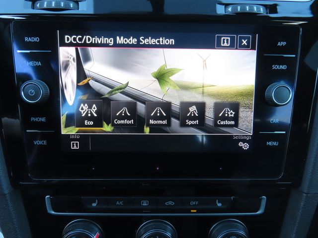 2019 Volkswagen Golf GTI 2.0T SE Manual - 22937958 - 35