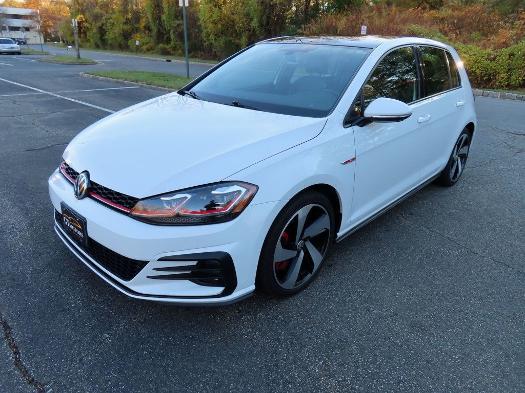 2019 Volkswagen Golf GTI SE photo 2