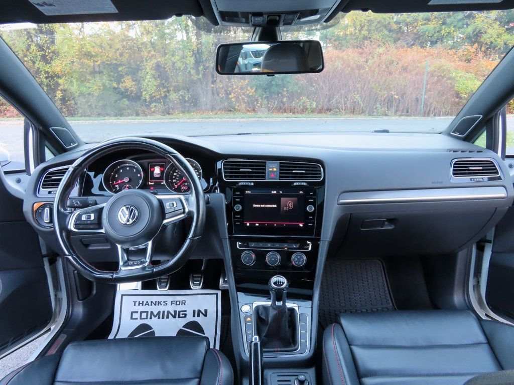 2019 Volkswagen Golf GTI SE photo 4