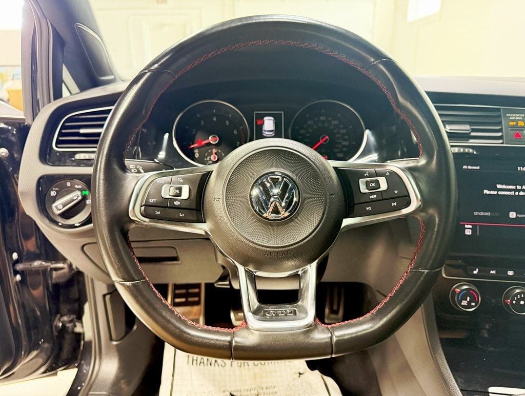 2019 Volkswagen Golf GTI SE photo 10