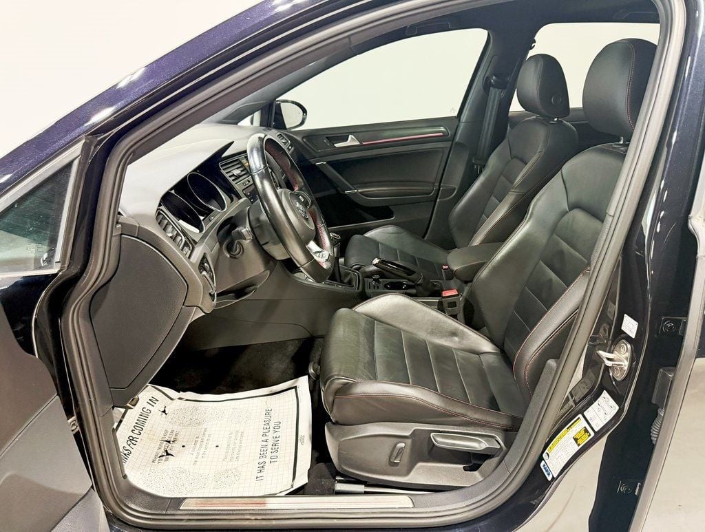 2019 Volkswagen Golf GTI SE photo 23
