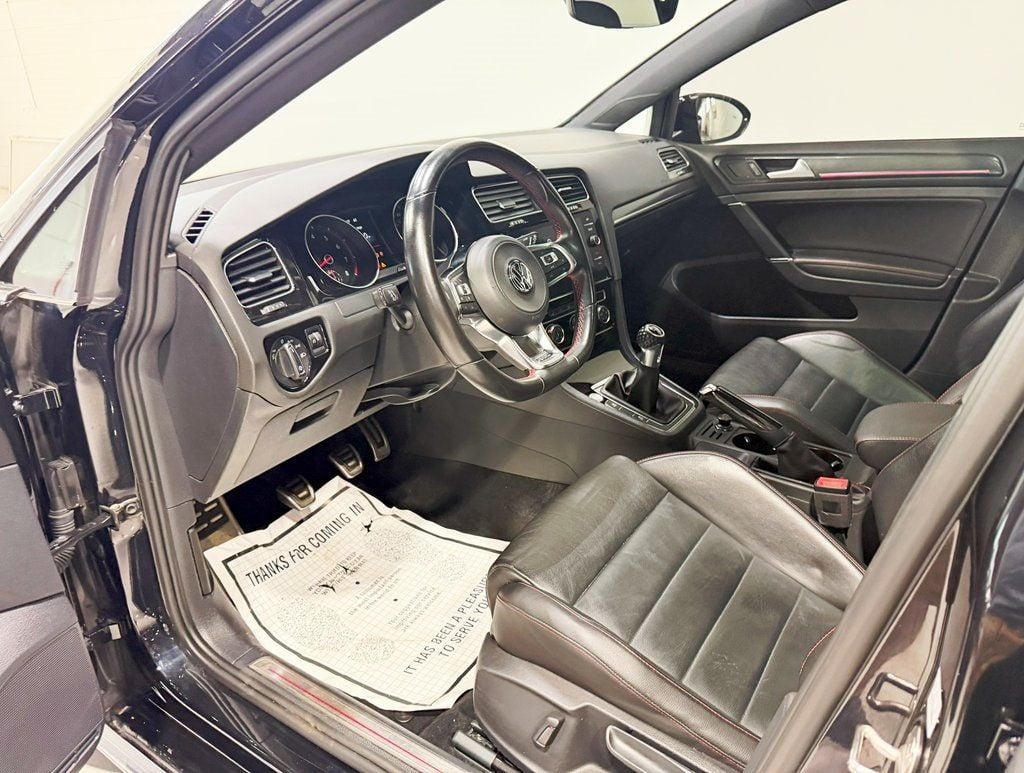 2019 Volkswagen Golf GTI SE photo 25