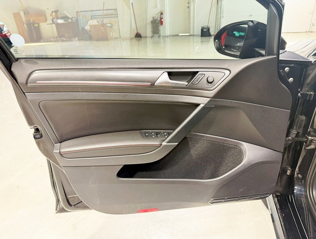 2019 Volkswagen Golf GTI 2.0T SE Manual - 22915702 - 26