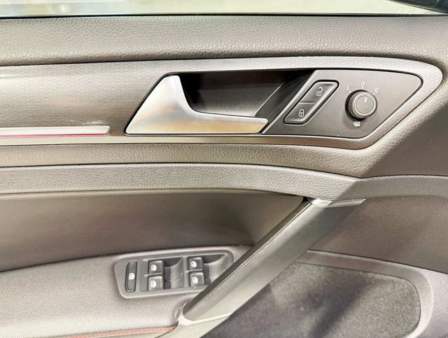 2019 Volkswagen Golf GTI 2.0T SE Manual - 22915702 - 27