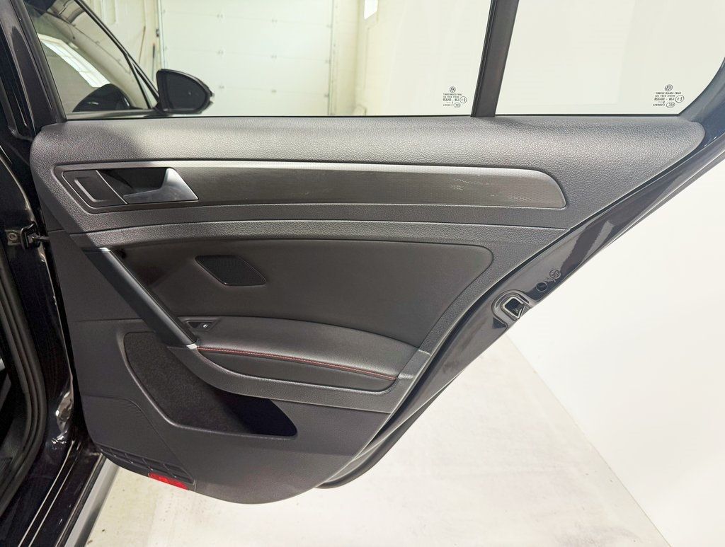 2019 Volkswagen Golf GTI 2.0T SE Manual - 22915702 - 34