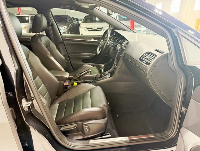 2019 Volkswagen Golf GTI 2.0T SE Manual - 22915702 - 35
