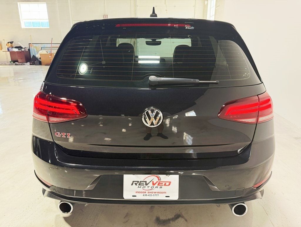 2019 Volkswagen Golf GTI SE photo 6