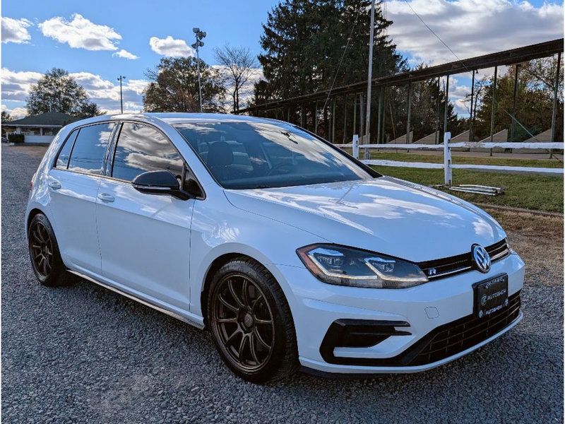 2019 Volkswagen Golf R Base photo 3