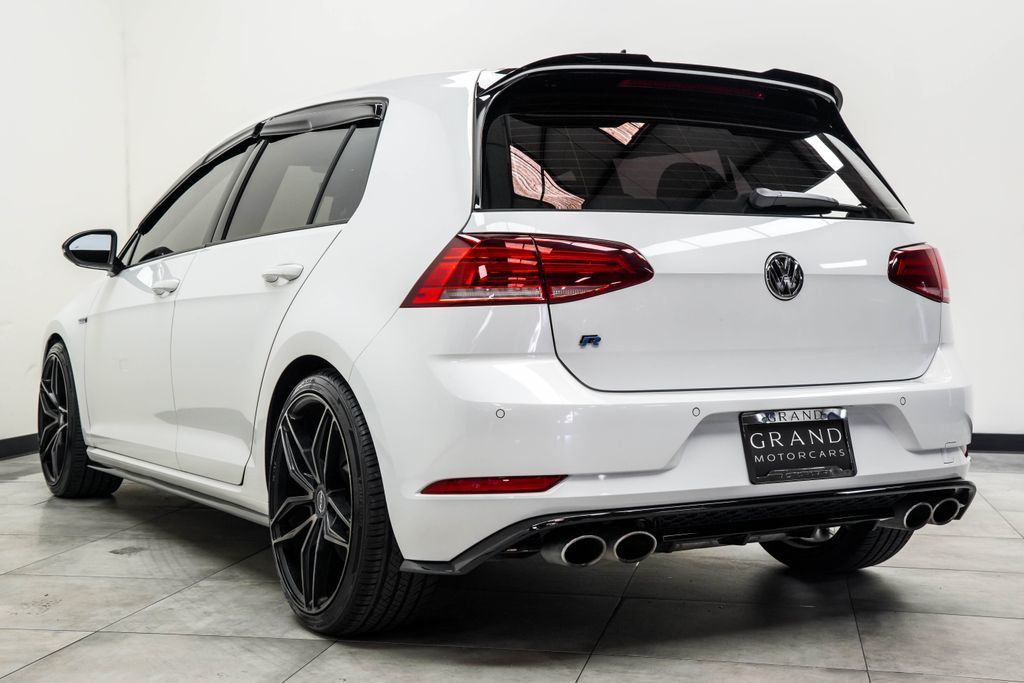 Volkswagen Golf R photo 15