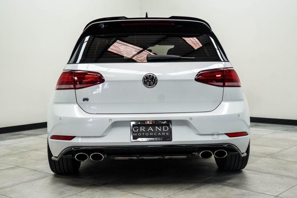 Volkswagen Golf R photo 16