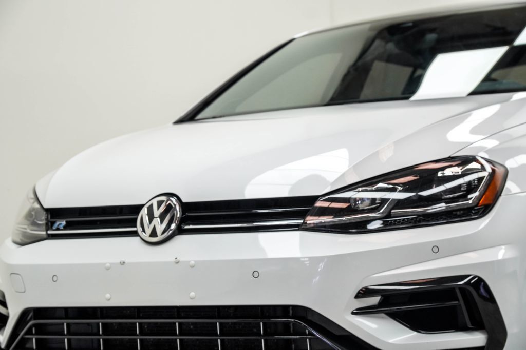 Volkswagen Golf R photo 2