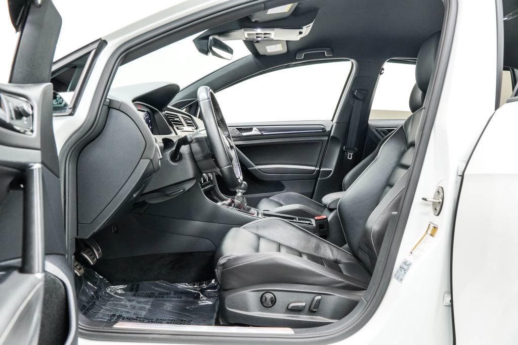 Volkswagen Golf R photo 21