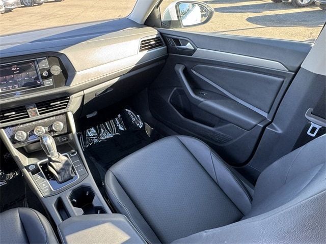 2019 Volkswagen Jetta  - 22705158 - 24