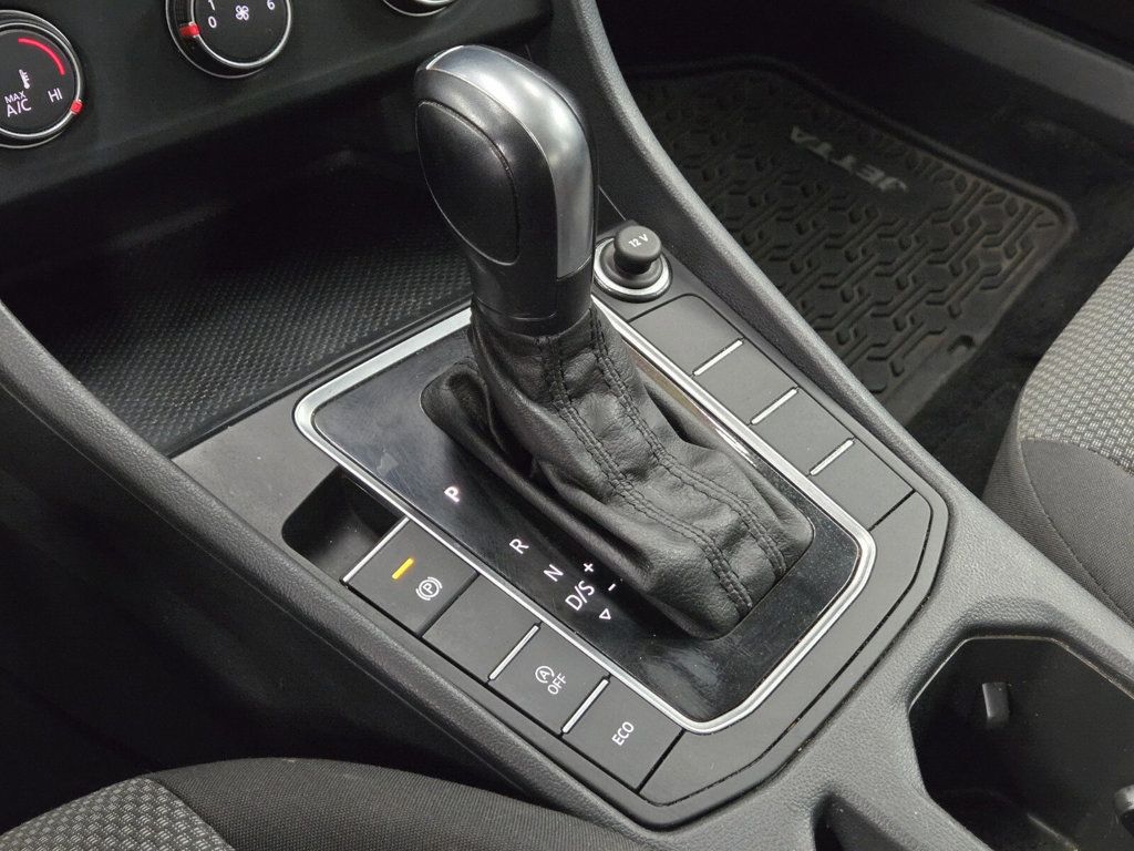 2019 Volkswagen Jetta 1.4T R-Line Automatic - 22953829 - 19