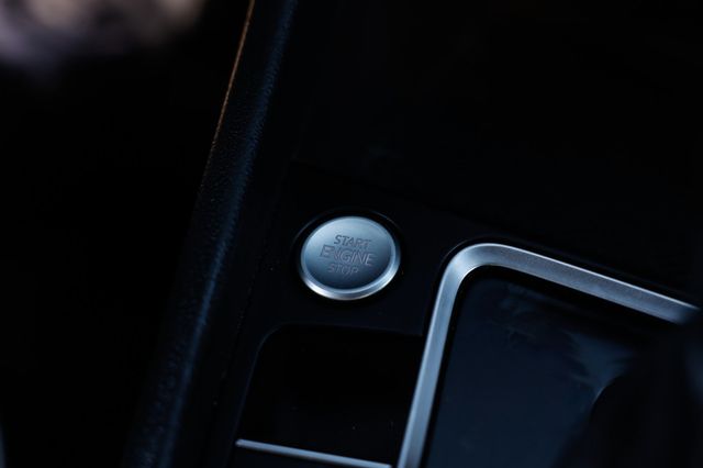 2019 Volkswagen Jetta 1.4T R-Line Automatic - 22975349 - 33