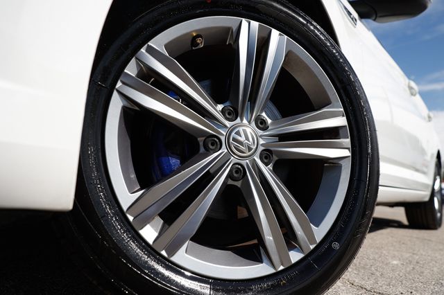 2019 Volkswagen Jetta 1.4T R-Line Automatic - 22975349 - 34