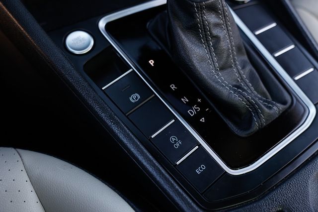 2019 Volkswagen Jetta 1.4T R-Line Automatic - 22975349 - 42