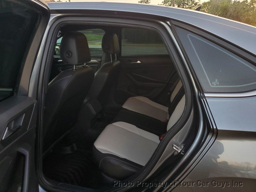 2019 Volkswagen Jetta 1.4T R-Line Automatic - 22997651 - 19