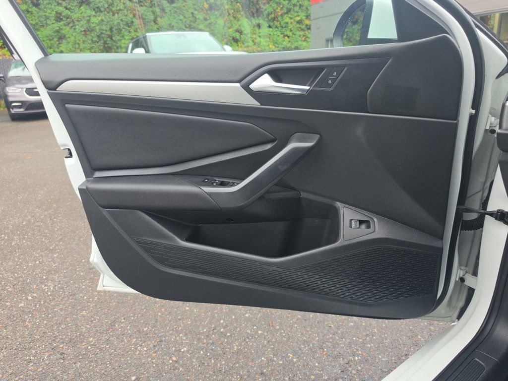 Volkswagen Jetta photo 17