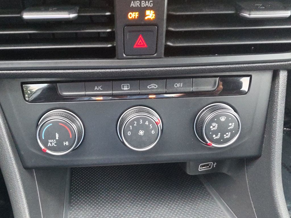 Volkswagen Jetta photo 29
