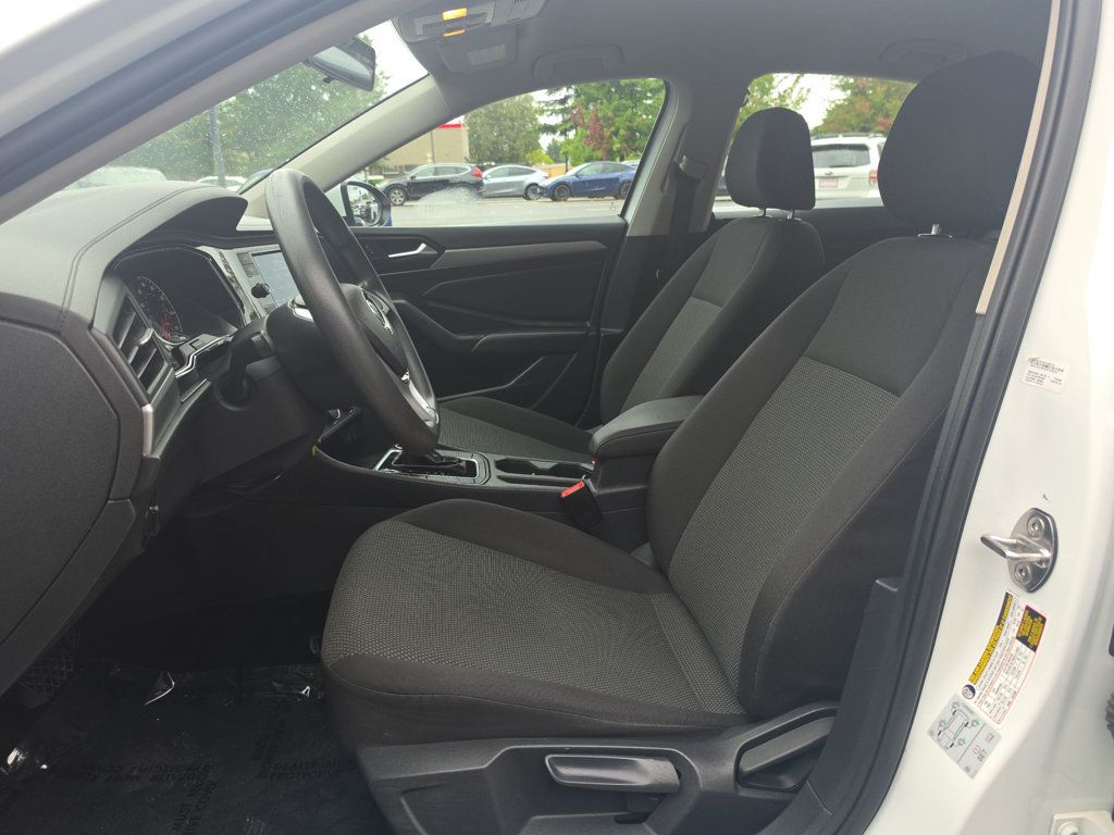 Volkswagen Jetta photo 9