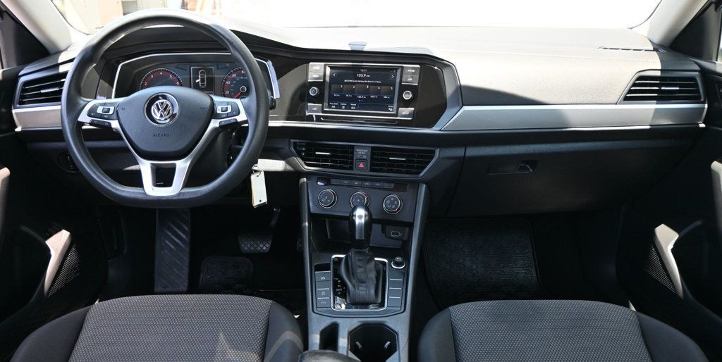 Volkswagen Jetta photo 11