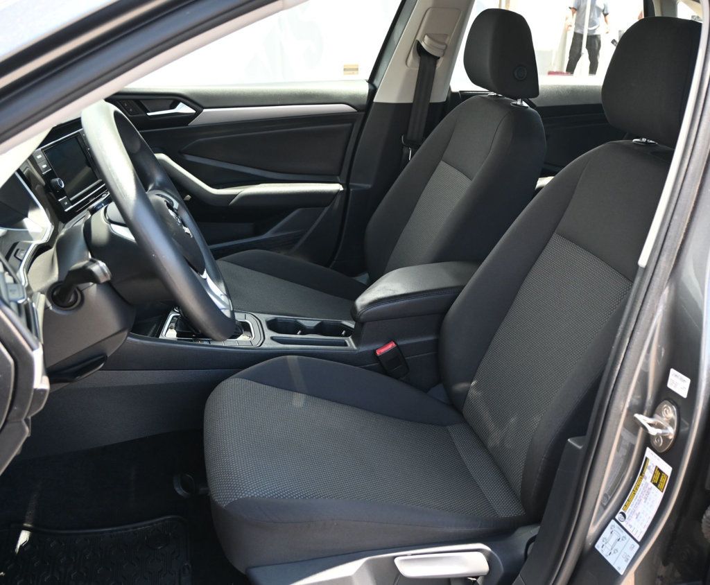 Volkswagen Jetta photo 17