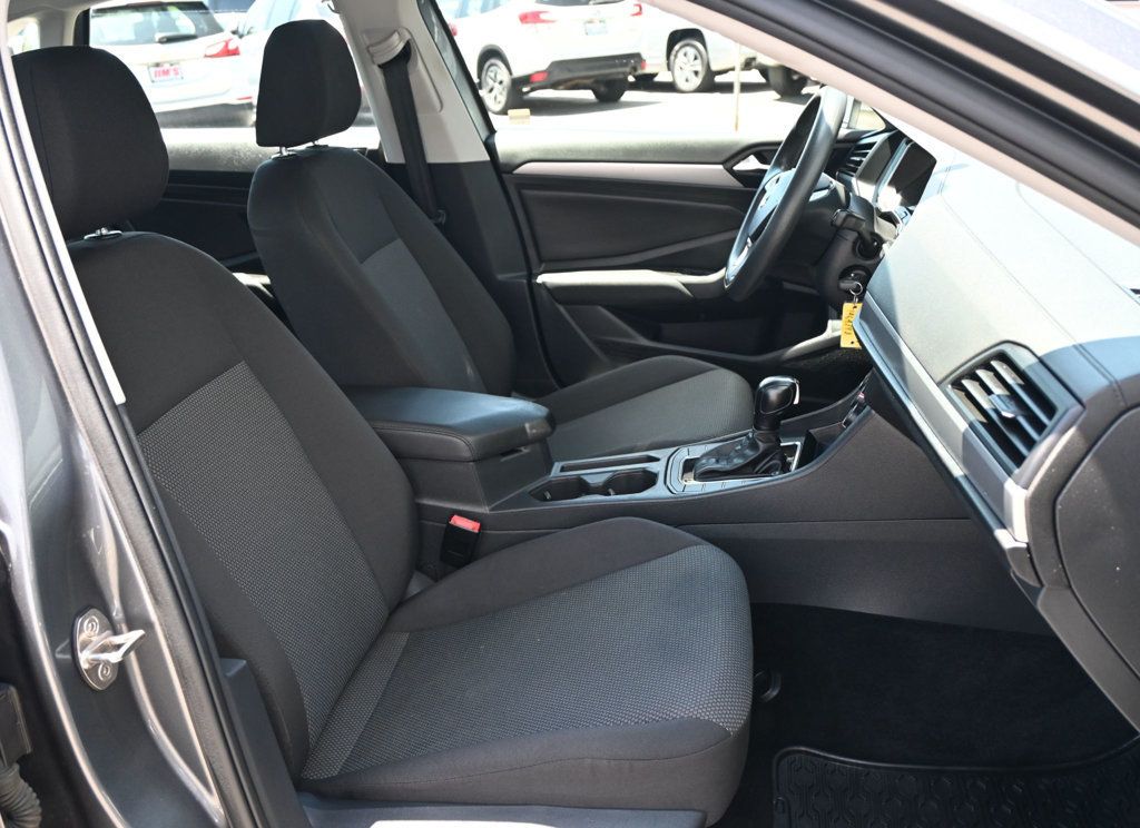 Volkswagen Jetta photo 19