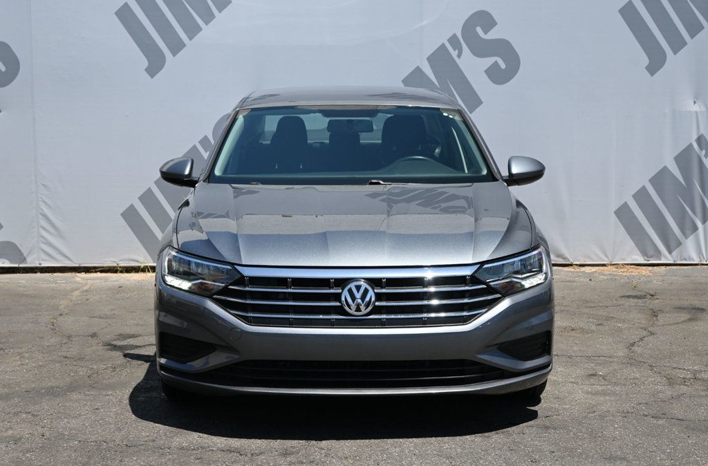 Volkswagen Jetta photo 2