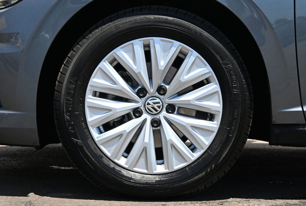 Volkswagen Jetta photo 9