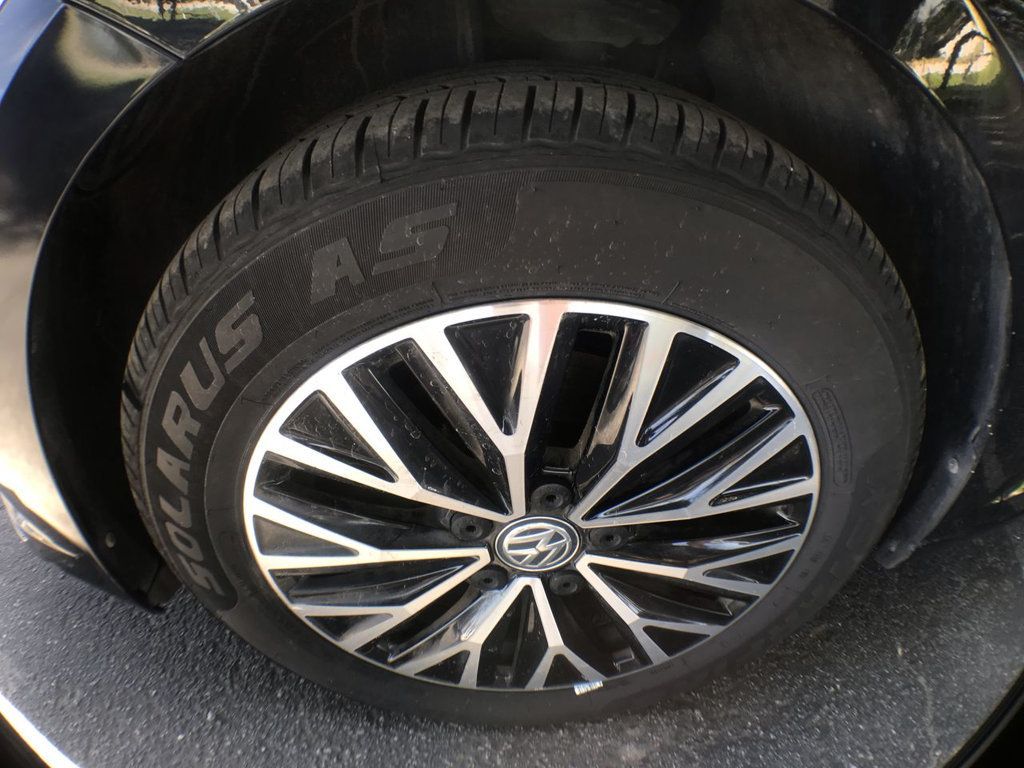 2019 Volkswagen Jetta SE R-Line photo 10