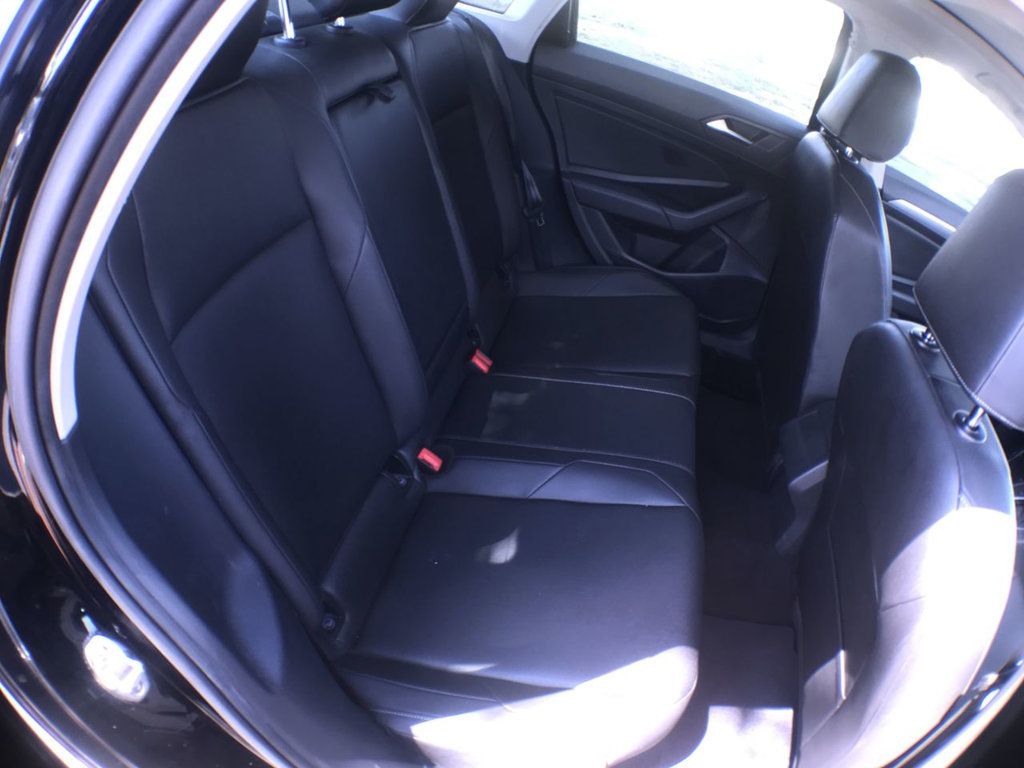 2019 Volkswagen Jetta SE R-Line photo 21