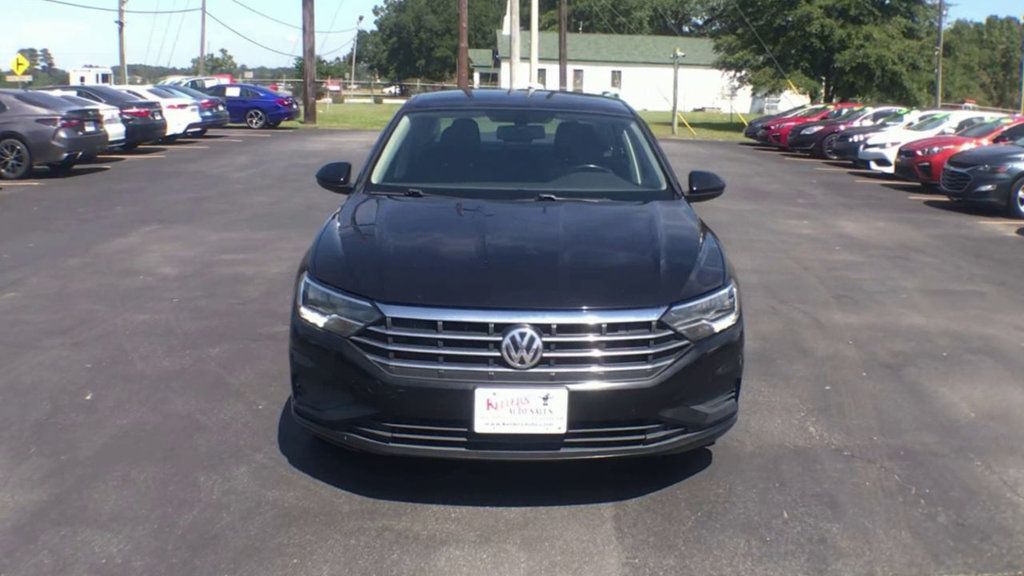 2019 Volkswagen Jetta SE R-Line photo 3