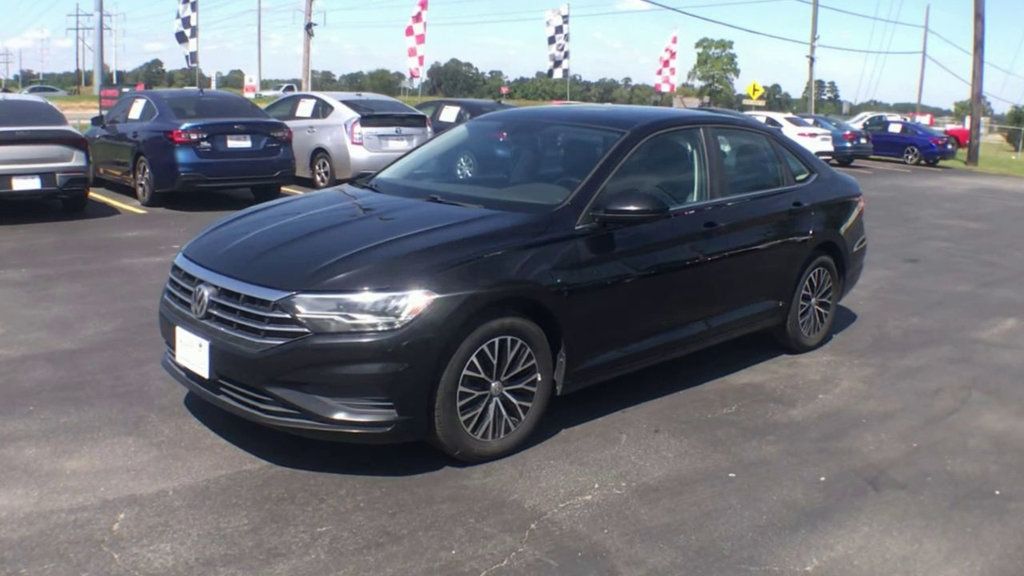 2019 Volkswagen Jetta SE R-Line photo 4